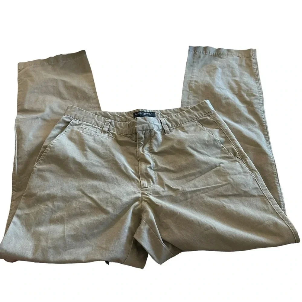 Banana Republic men's size 34 x 34 khaki pants, inseam 33
